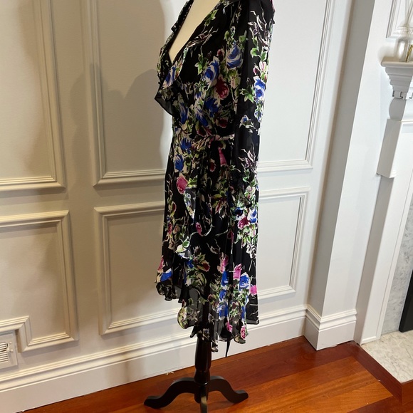 Milly NWT 6 Silk floral wrap dress with slip - Picture 4 of 14